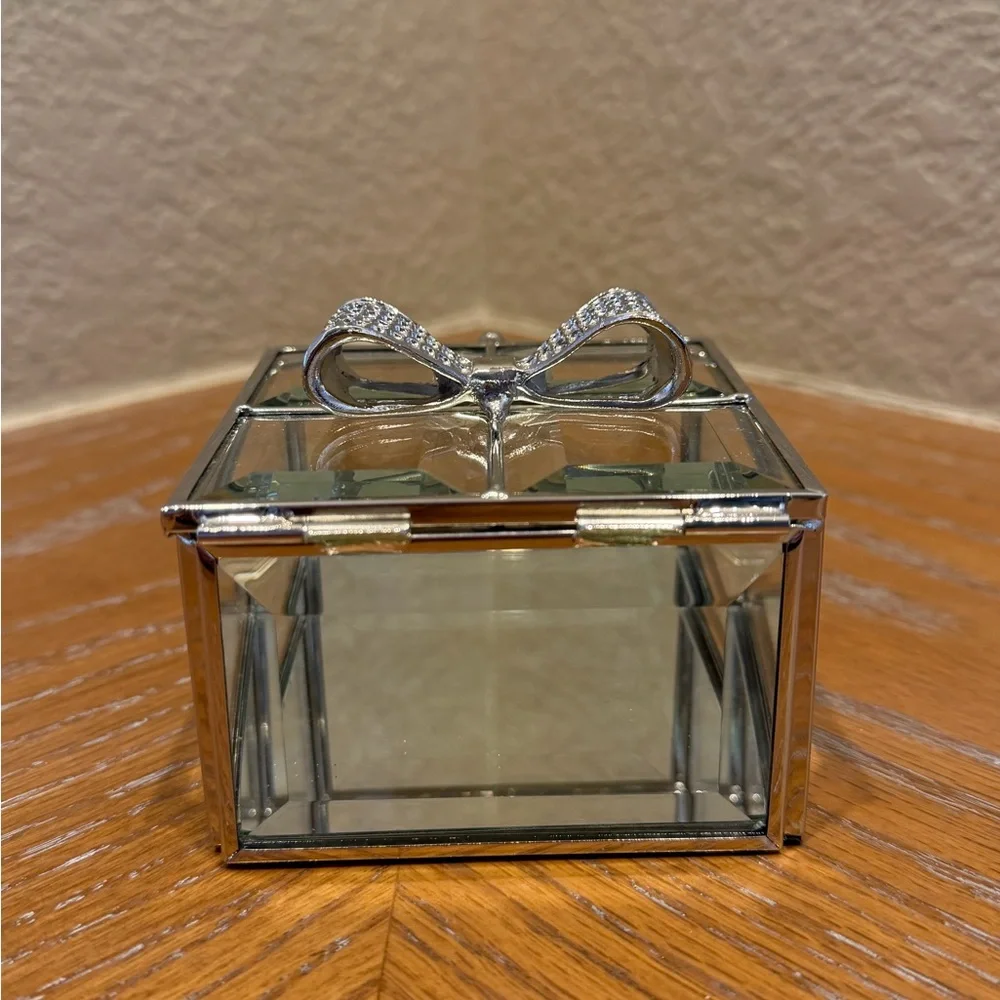 Cynthia Rowley Glass Jewelry Box with Silver Bow Lid